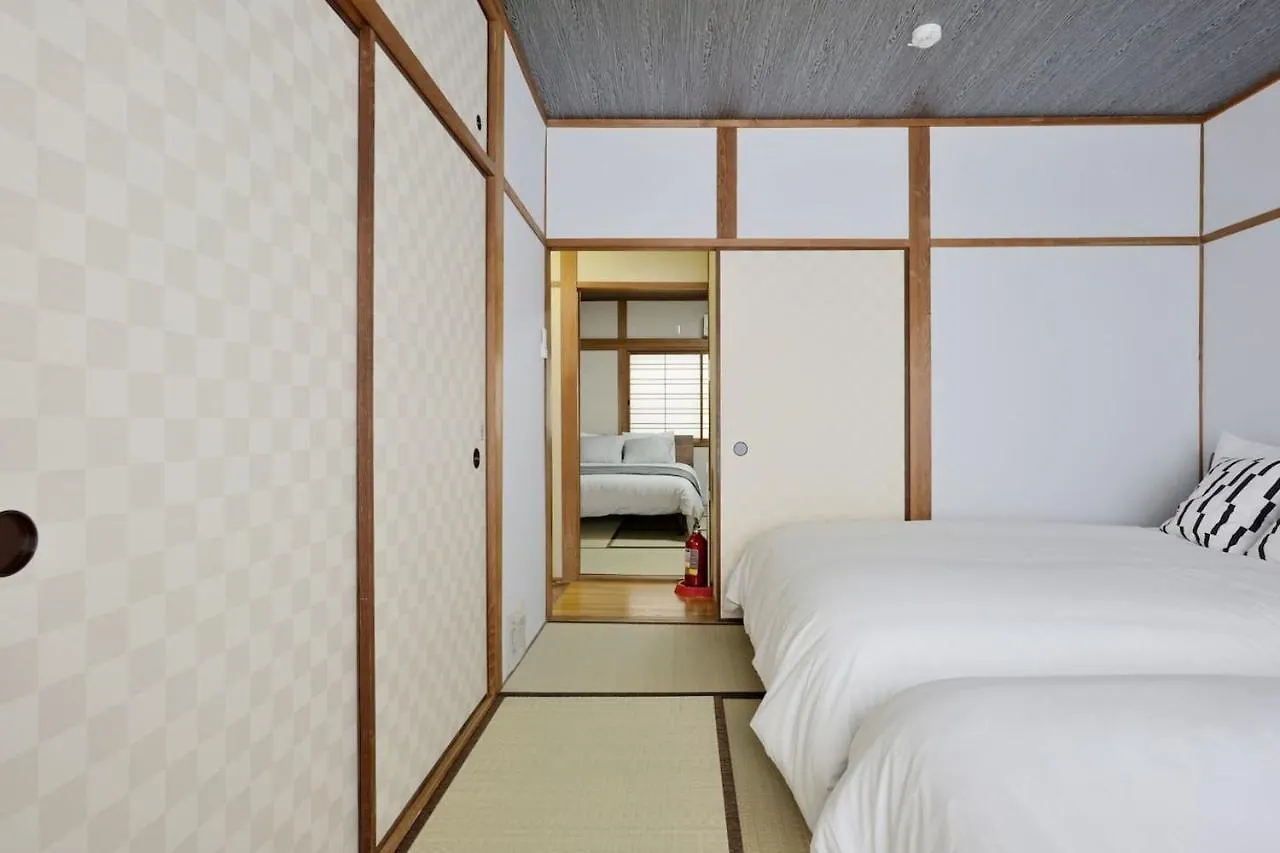 Appartement Osaka Box House 0*,